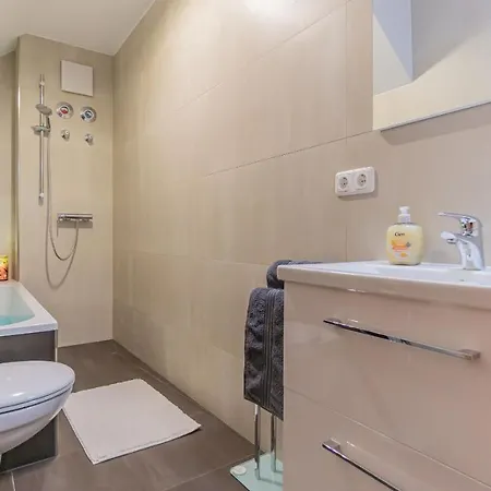 Altstadtapartment, 80 qm,2 Schlafzimmer,Parkplatz,Netflix Cottbus Exterior foto