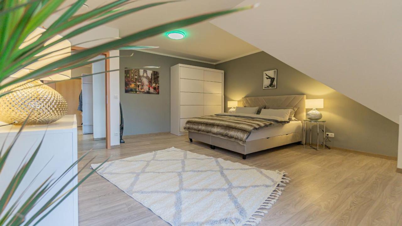 Altstadtapartment, 80 Qm,2 Schlafzimmer,parkplatz,netflix Apartment Cottbus